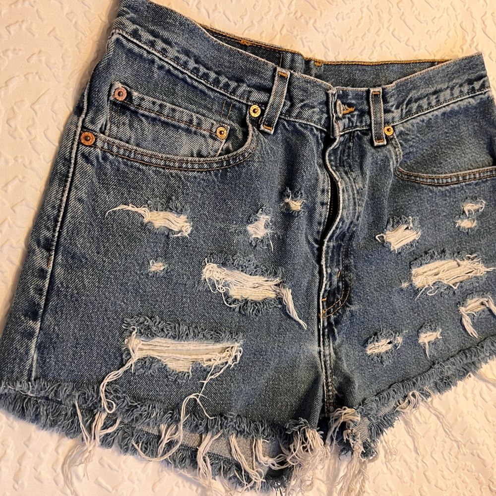 Vintage Levi’s cut off jean shorts
